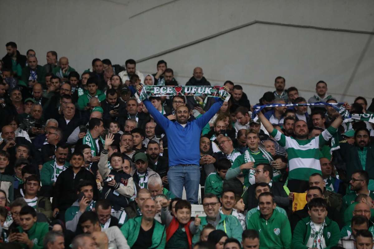 (FOTO GALERİ) Bursaspor-Menemen FK Taraftar Fotoğrafları-1