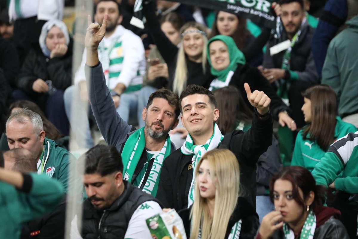 (FOTO GALERİ) Bursaspor-Menemen FK Taraftar Fotoğrafları-1