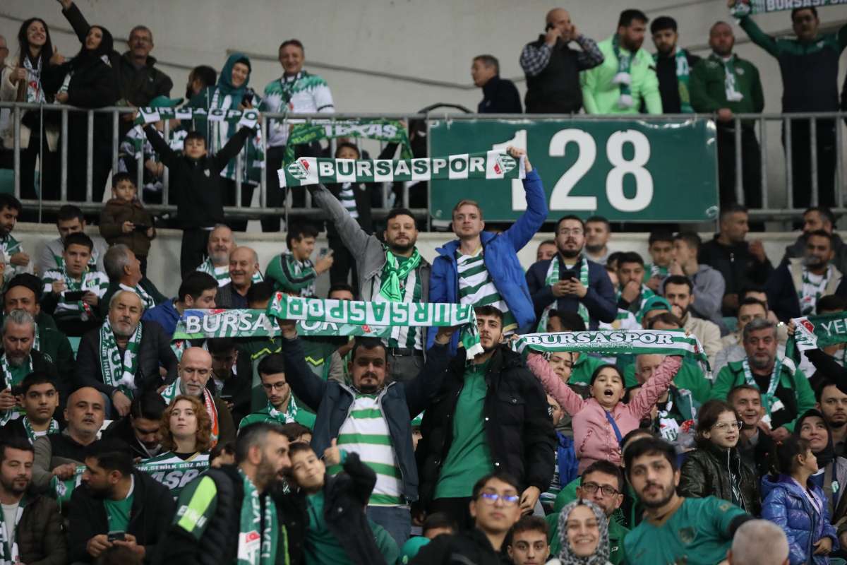 (FOTO GALERİ) Bursaspor-Menemen FK Taraftar Fotoğrafları-1