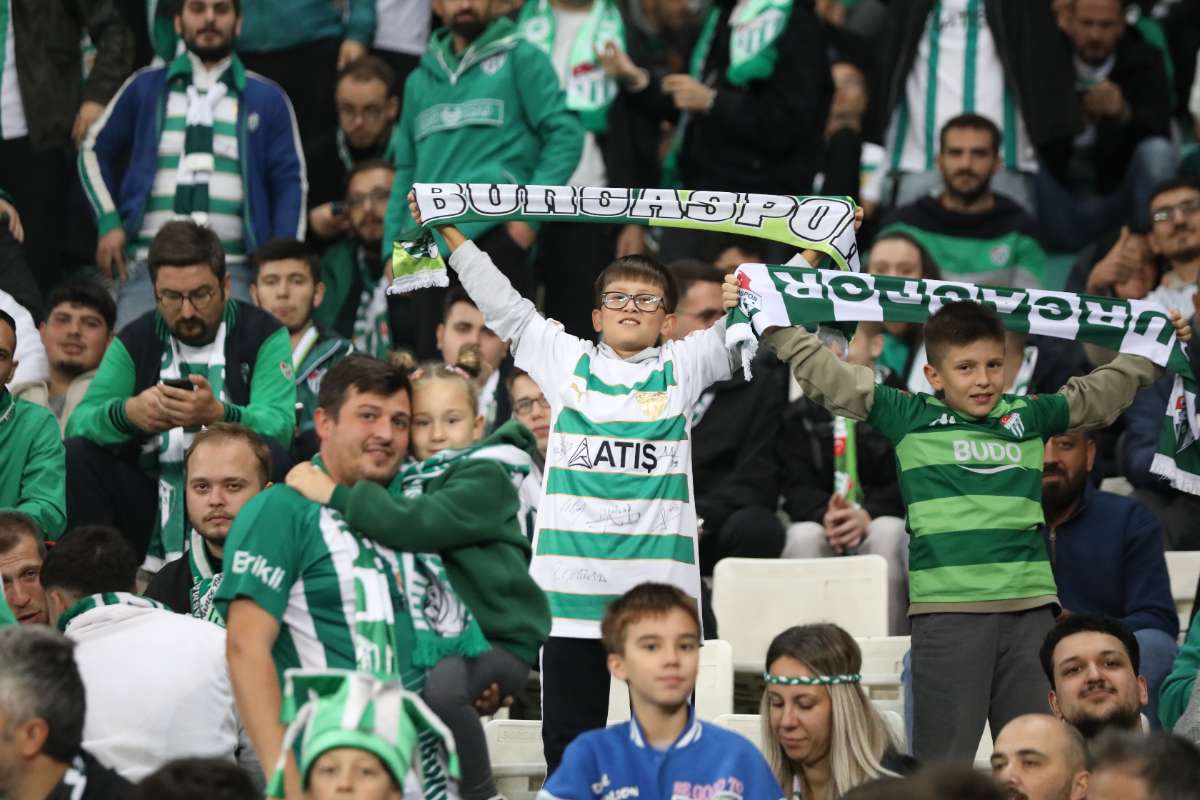 (FOTO GALERİ) Bursaspor-Menemen FK Taraftar Fotoğrafları-1