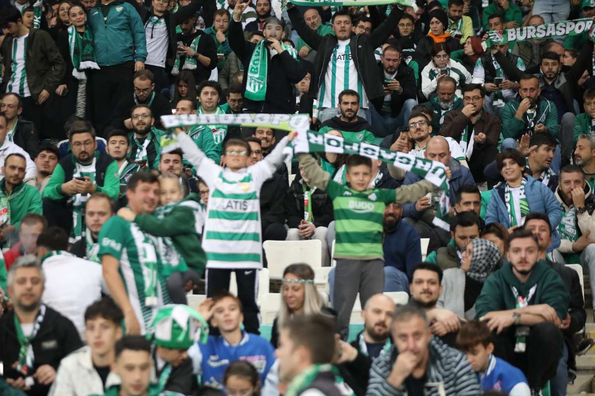 (FOTO GALERİ) Bursaspor-Menemen FK Taraftar Fotoğrafları-1