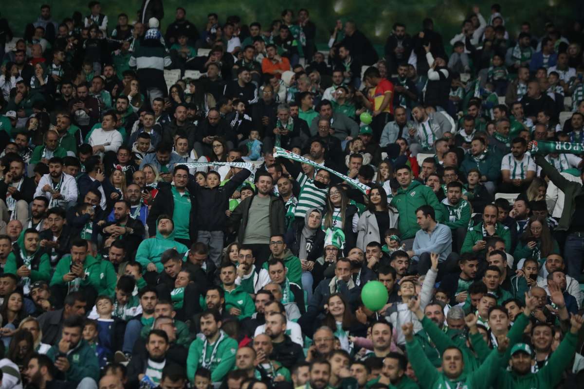 (FOTO GALERİ) Bursaspor-Menemen FK Taraftar Fotoğrafları-1