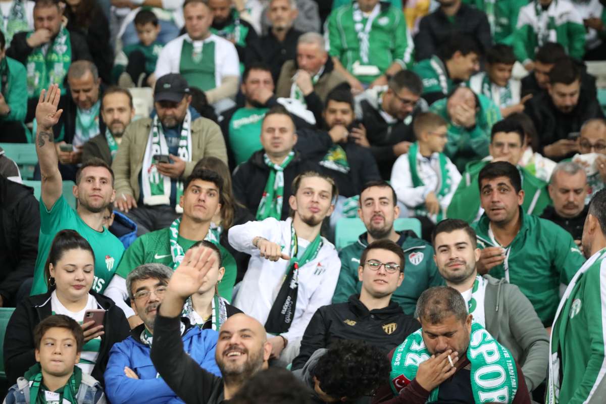 (FOTO GALERİ) Bursaspor-Menemen FK Taraftar Fotoğrafları-1