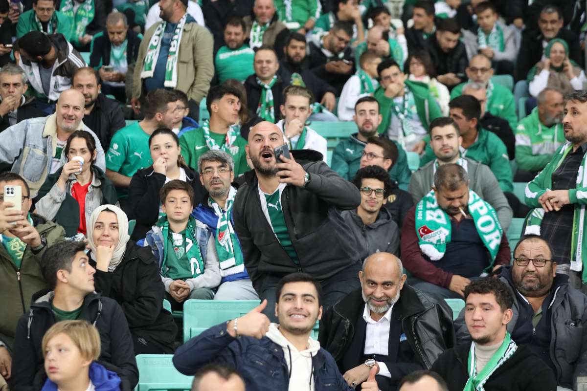 (FOTO GALERİ) Bursaspor-Menemen FK Taraftar Fotoğrafları-1