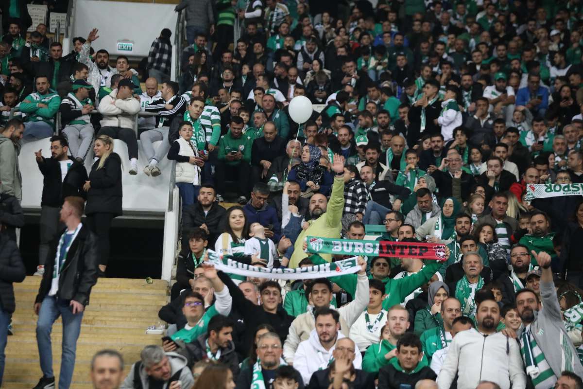 (FOTO GALERİ) Bursaspor-Menemen FK Taraftar Fotoğrafları-1