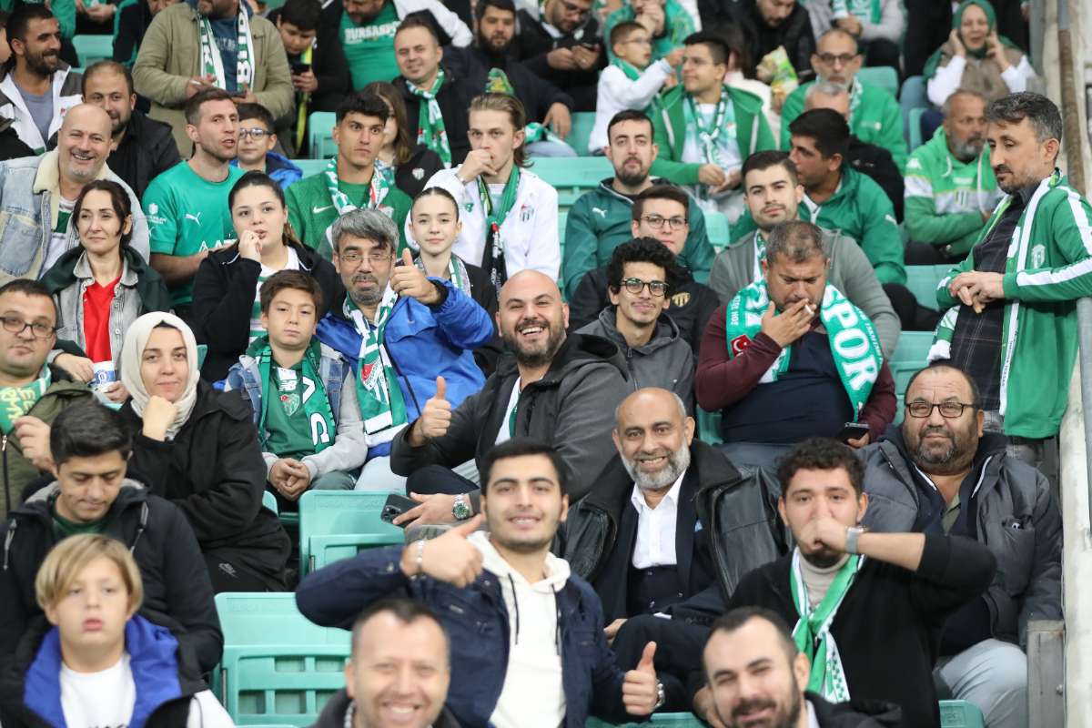 (FOTO GALERİ) Bursaspor-Menemen FK Taraftar Fotoğrafları-1