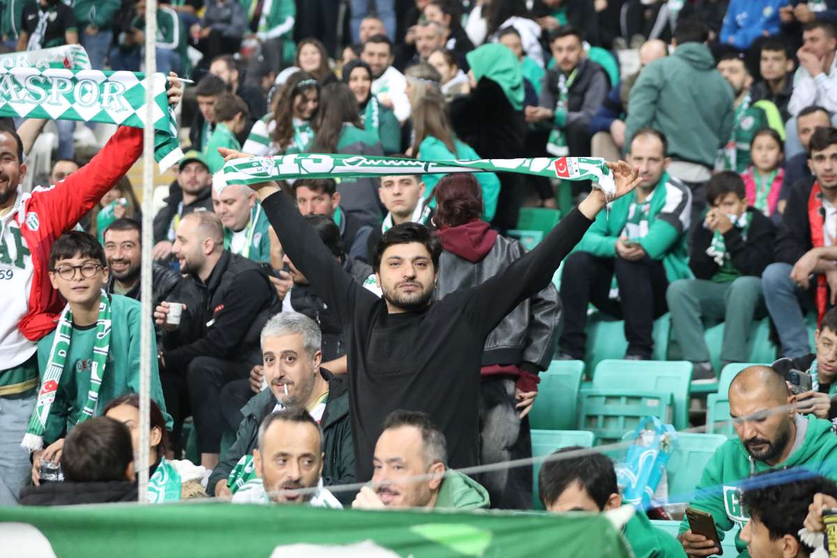 (FOTO GALERİ) Bursaspor-Menemen FK Taraftar Fotoğrafları-1
