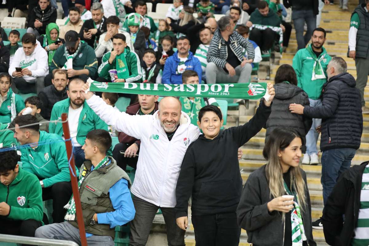 (FOTO GALERİ) Bursaspor-Menemen FK Taraftar Fotoğrafları-1