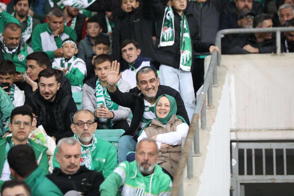 (FOTO GALERİ) Bursaspor-Menemen FK Taraftar Fotoğrafları-1