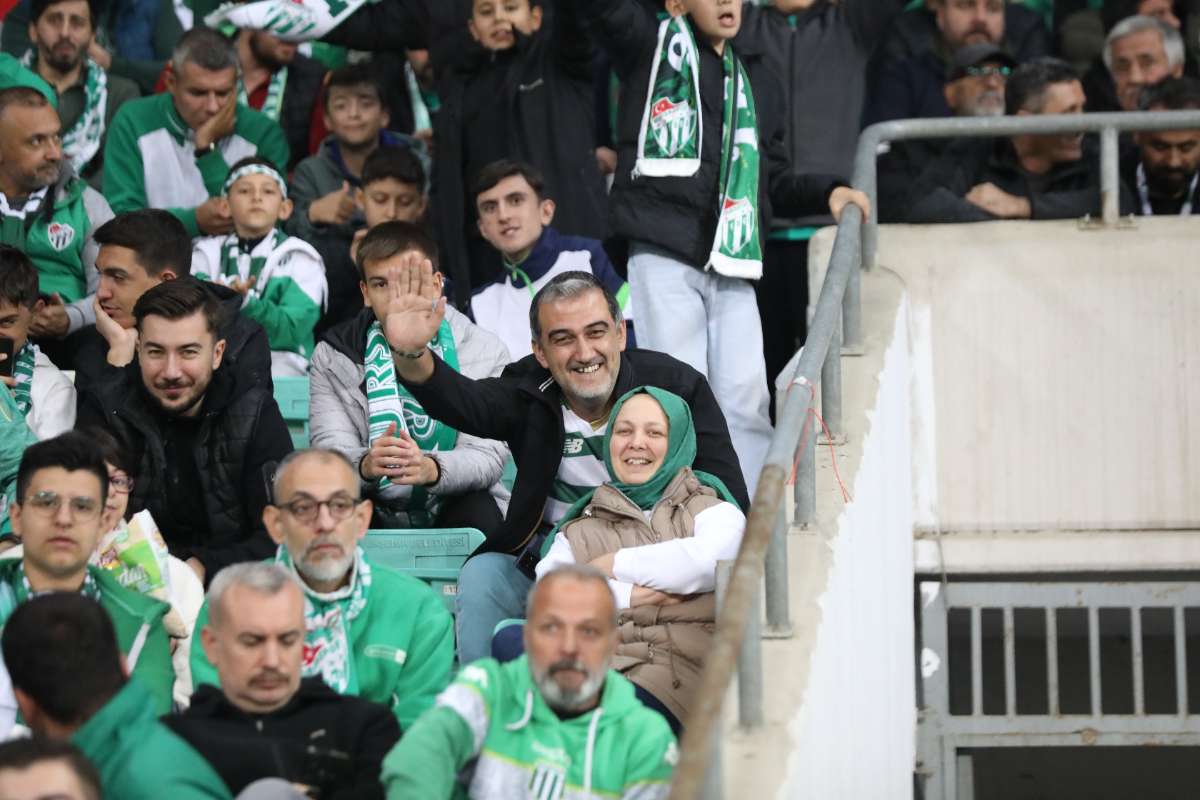 (FOTO GALERİ) Bursaspor-Menemen FK Taraftar Fotoğrafları-1