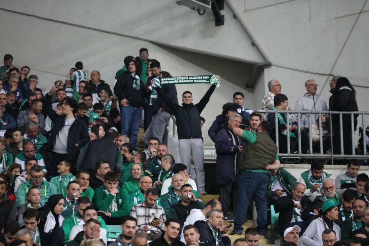 (FOTO GALERİ) Bursaspor-Menemen FK Taraftar Fotoğrafları-1