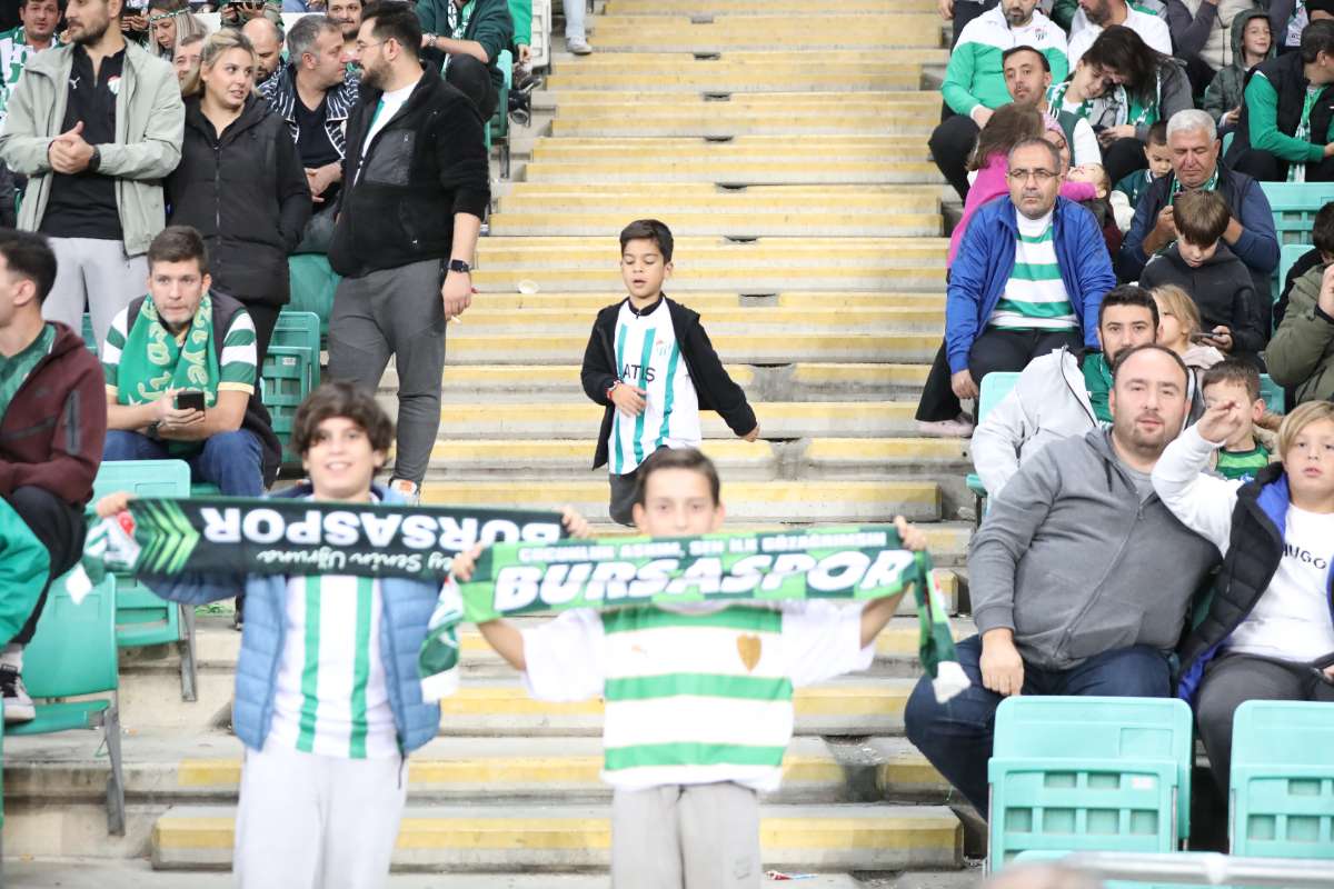 (FOTO GALERİ) Bursaspor-Menemen FK Taraftar Fotoğrafları-1