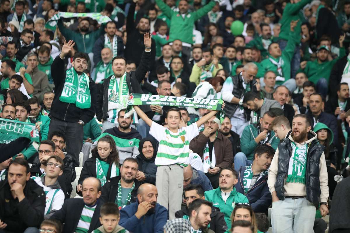 (FOTO GALERİ) Bursaspor-Menemen FK Taraftar Fotoğrafları-1