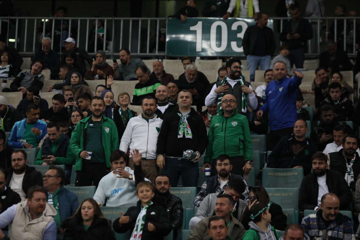 (FOTO GALERİ) Bursaspor-Menemen FK Taraftar Fotoğrafları-1