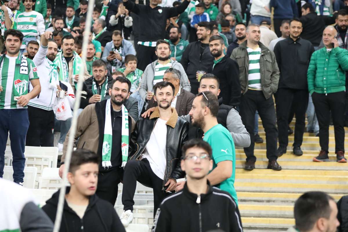 (FOTO GALERİ) Bursaspor-Menemen FK Taraftar Fotoğrafları-1