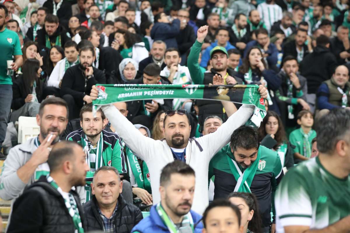 (FOTO GALERİ) Bursaspor-Menemen FK Taraftar Fotoğrafları-1