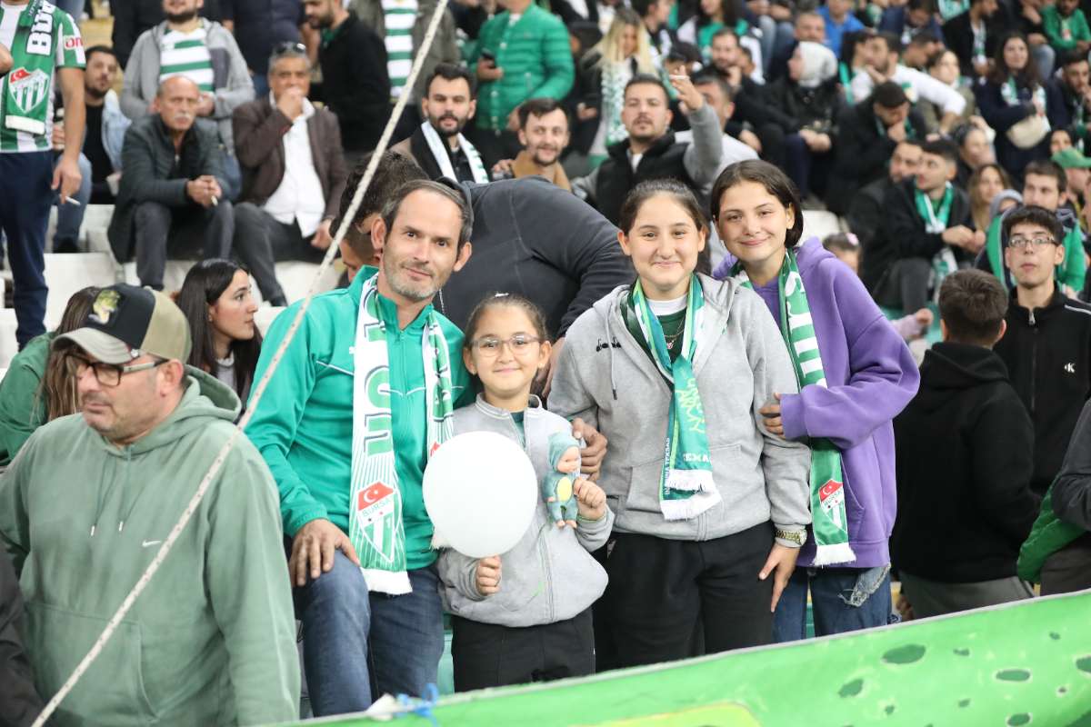 (FOTO GALERİ) Bursaspor-Menemen FK Taraftar Fotoğrafları-1