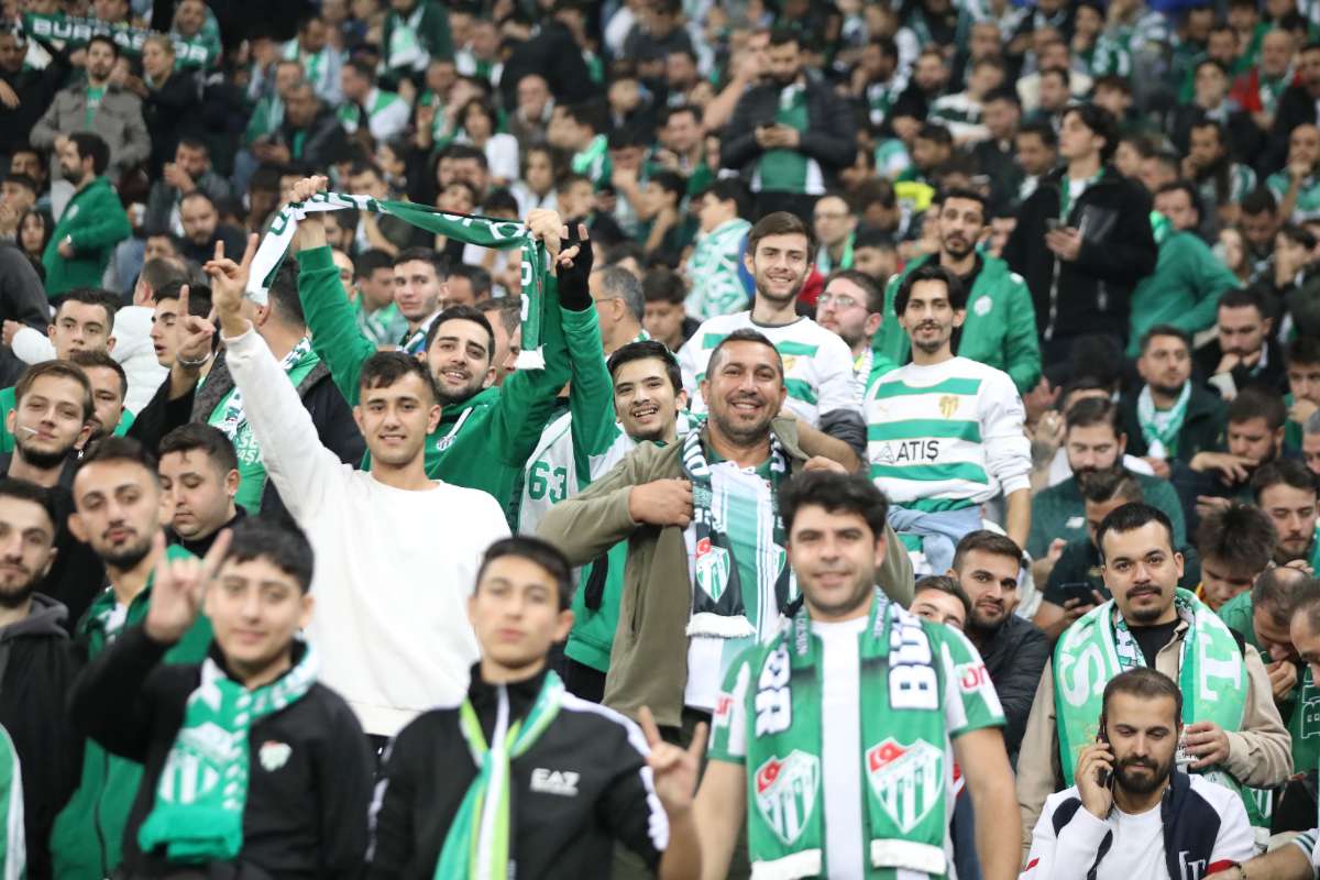 (FOTO GALERİ) Bursaspor-Menemen FK Taraftar Fotoğrafları-1