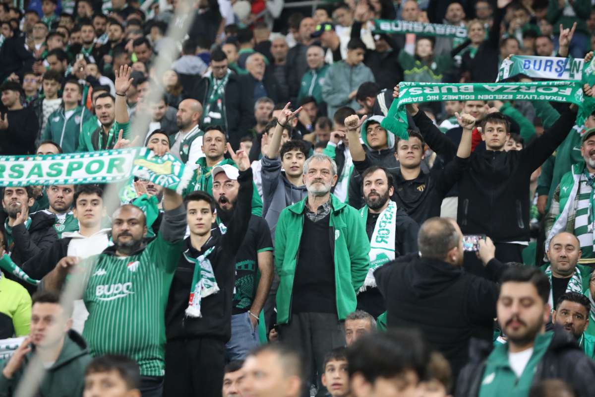 (FOTO GALERİ) Bursaspor-Menemen FK Taraftar Fotoğrafları-1