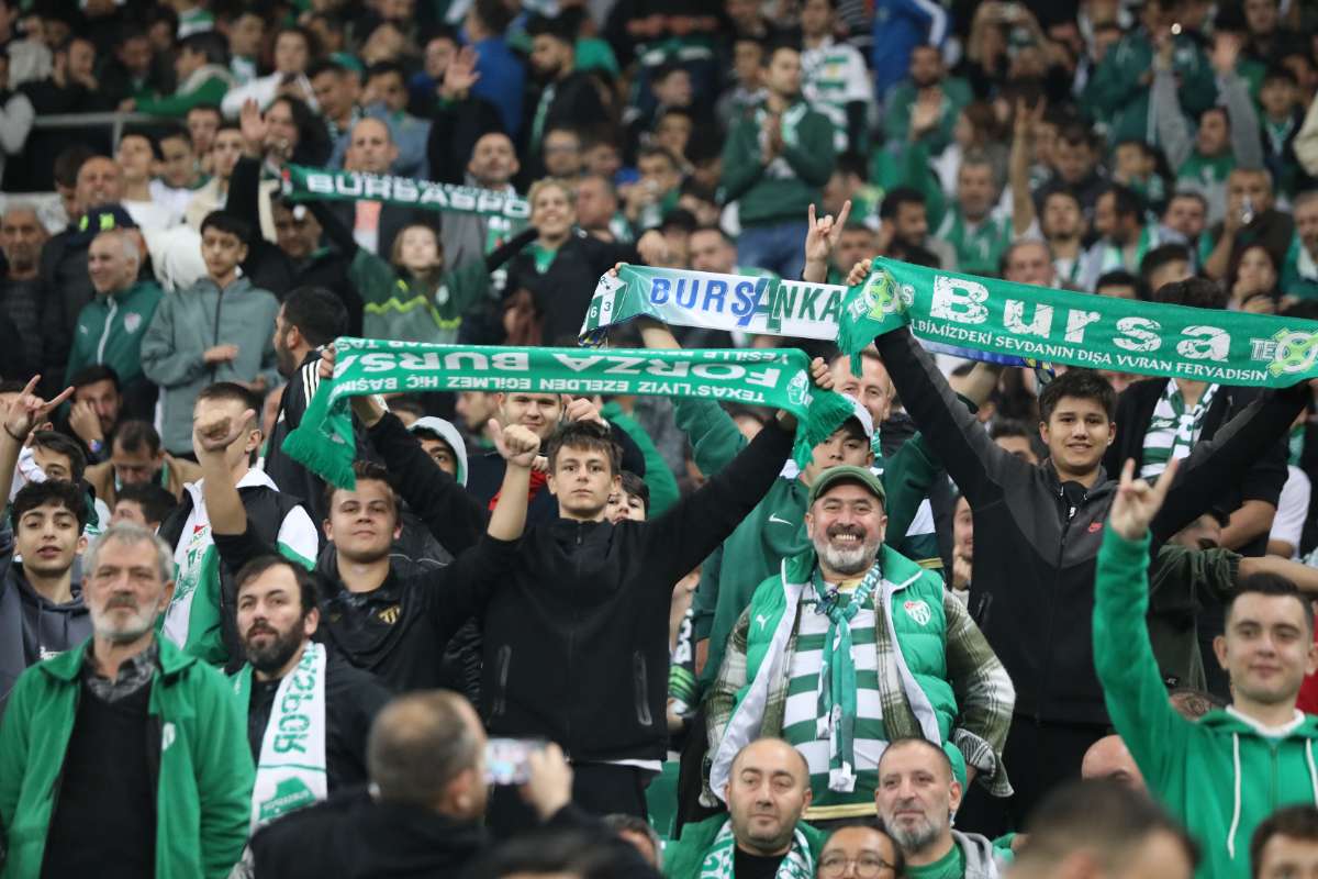 (FOTO GALERİ) Bursaspor-Menemen FK Taraftar Fotoğrafları-1