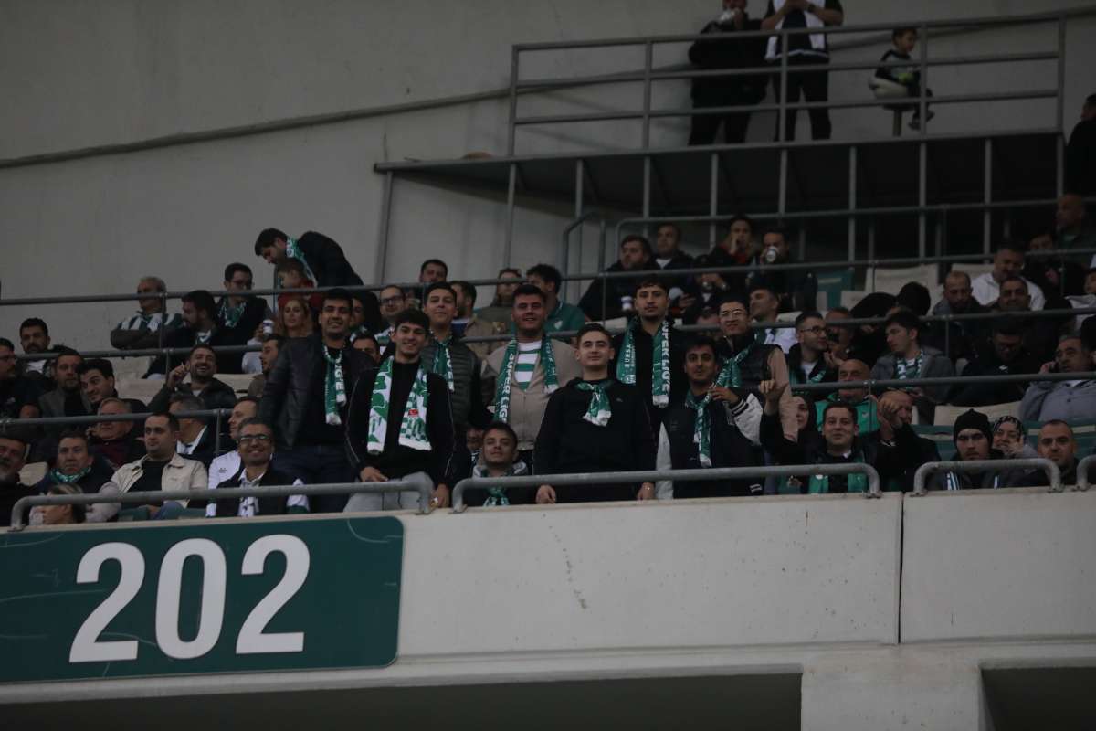 (FOTO GALERİ) Bursaspor-Menemen FK Taraftar Fotoğrafları-1