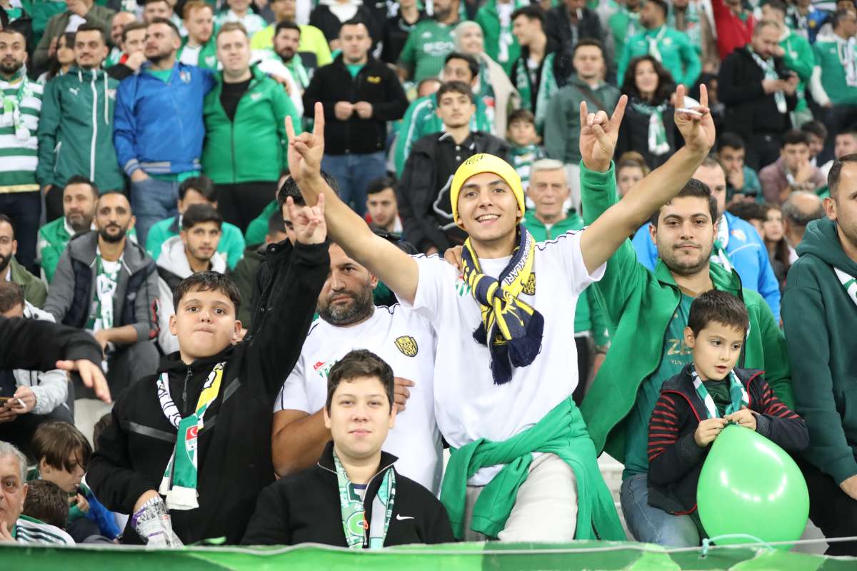 (FOTO GALERİ) Bursaspor-Menemen FK Taraftar Fotoğrafları-1