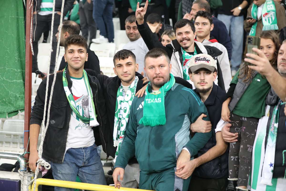 (FOTO GALERİ) Bursaspor-Menemen FK Taraftar Fotoğrafları-1