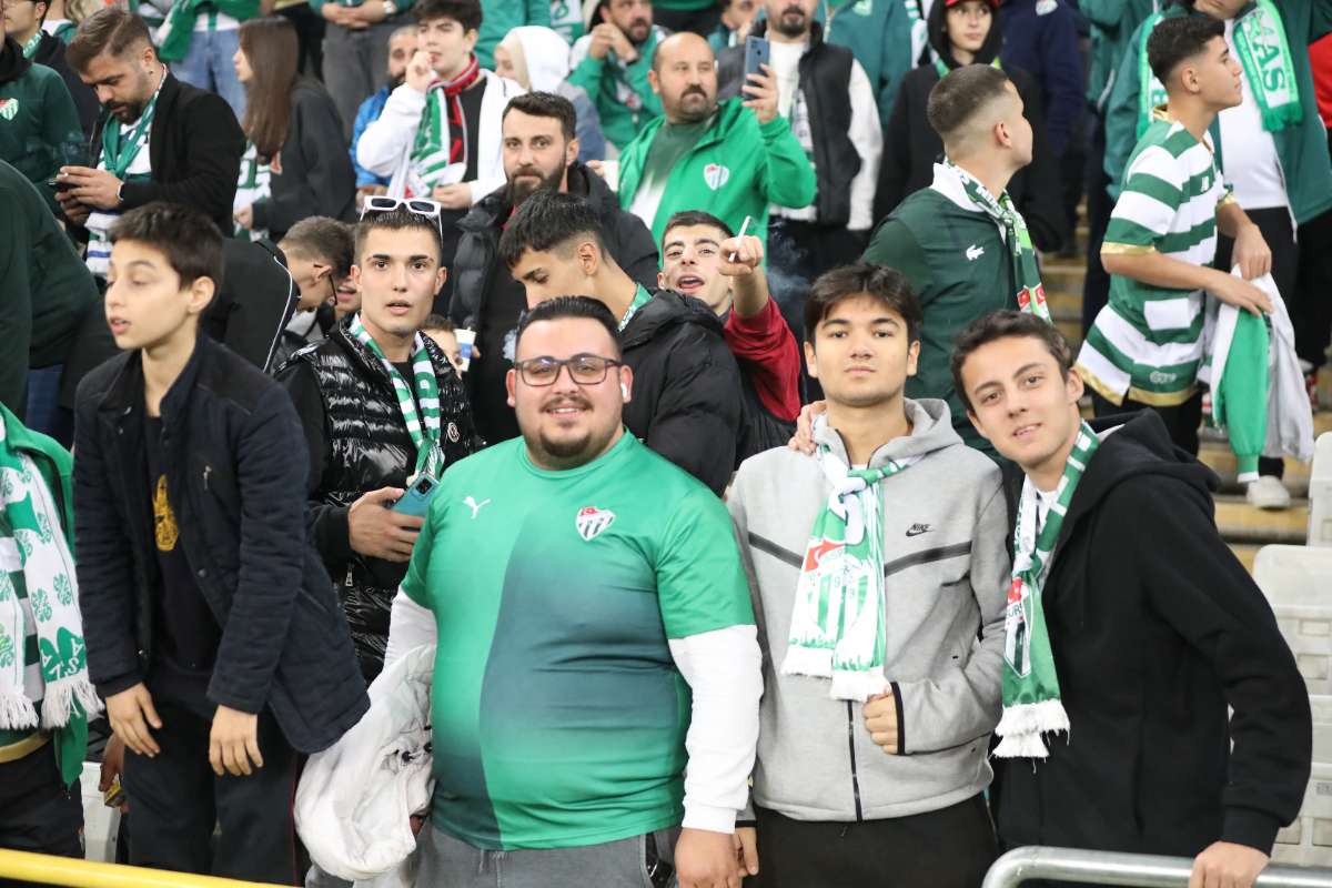 (FOTO GALERİ) Bursaspor-Menemen FK Taraftar Fotoğrafları-1