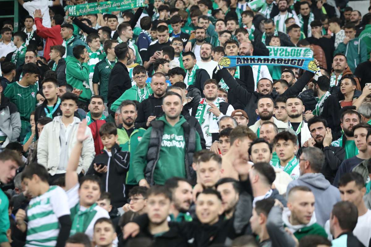 (FOTO GALERİ) Bursaspor-Menemen FK Taraftar Fotoğrafları-1