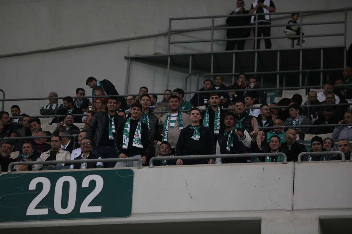 (FOTO GALERİ) Bursaspor-Menemen FK Taraftar Fotoğrafları-1