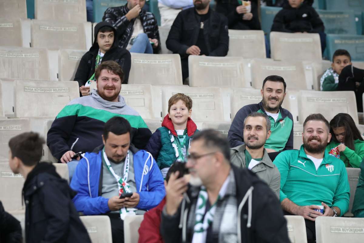 (FOTO GALERİ) Bursaspor-Menemen FK Taraftar Fotoğrafları-1