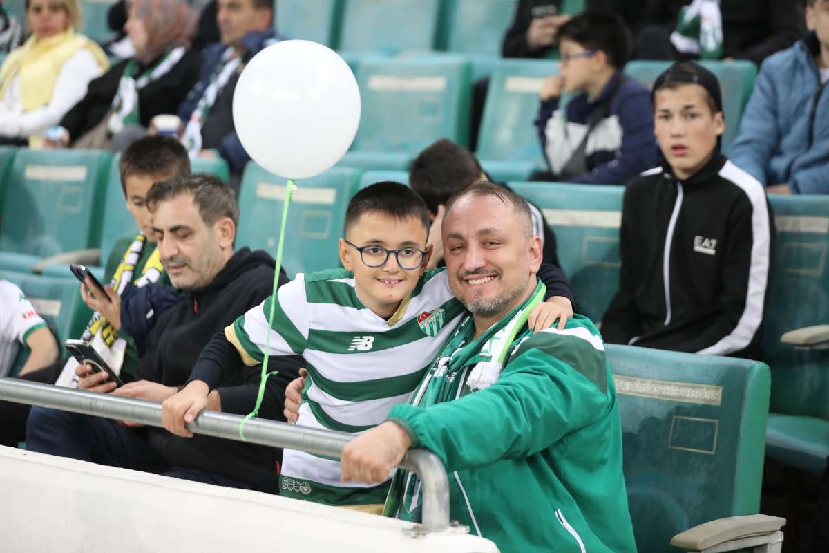 (FOTO GALERİ) Bursaspor-Menemen FK Taraftar Fotoğrafları-1