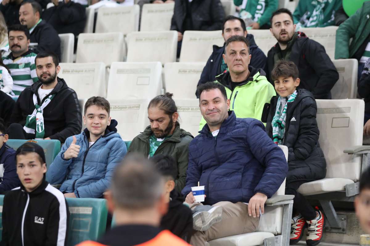 (FOTO GALERİ) Bursaspor-Menemen FK Taraftar Fotoğrafları-1