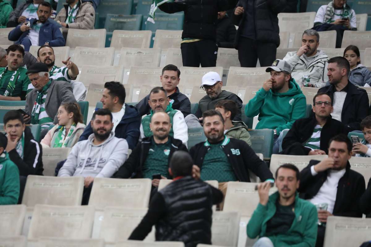 (FOTO GALERİ) Bursaspor-Menemen FK Taraftar Fotoğrafları-1