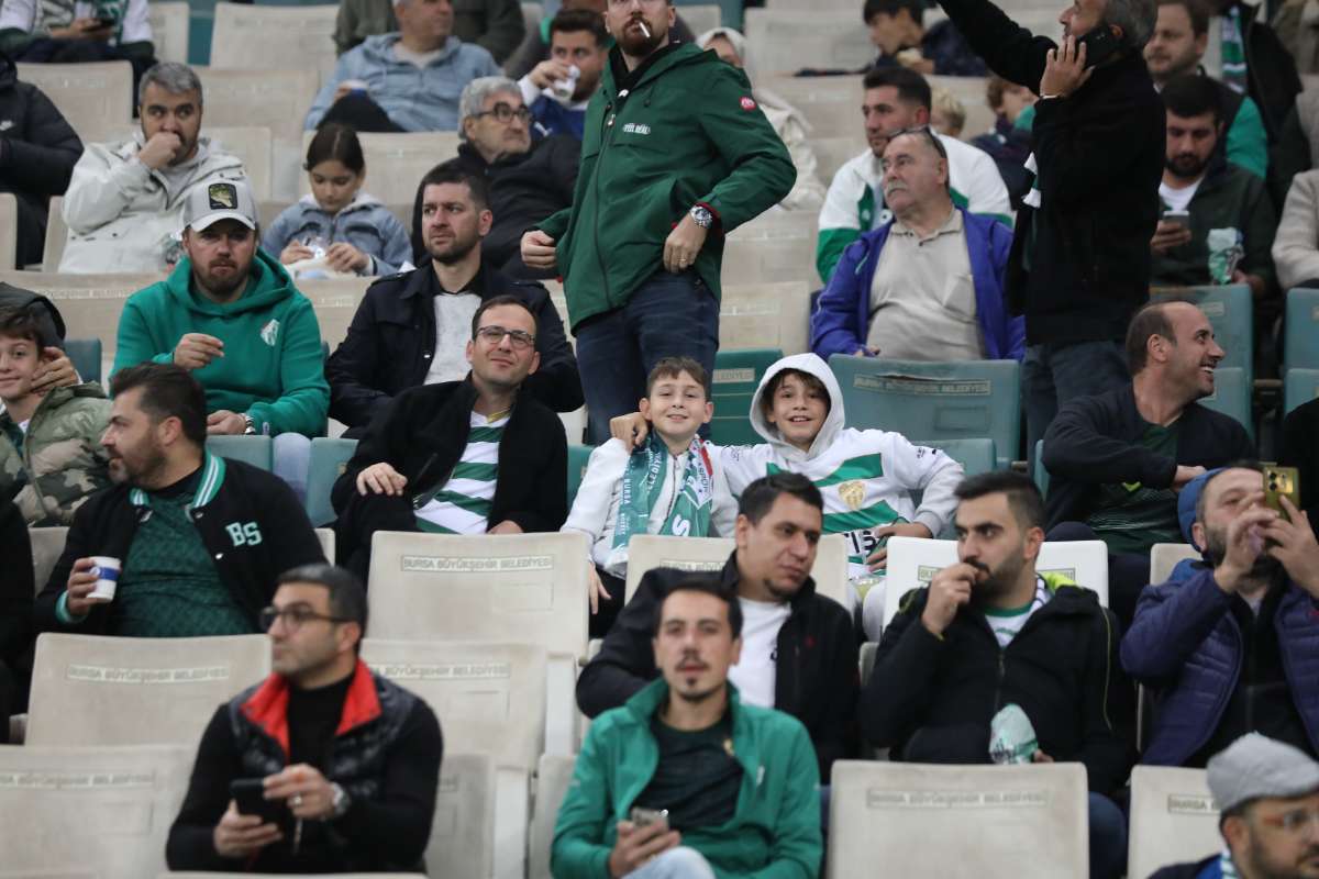 (FOTO GALERİ) Bursaspor-Menemen FK Taraftar Fotoğrafları-1