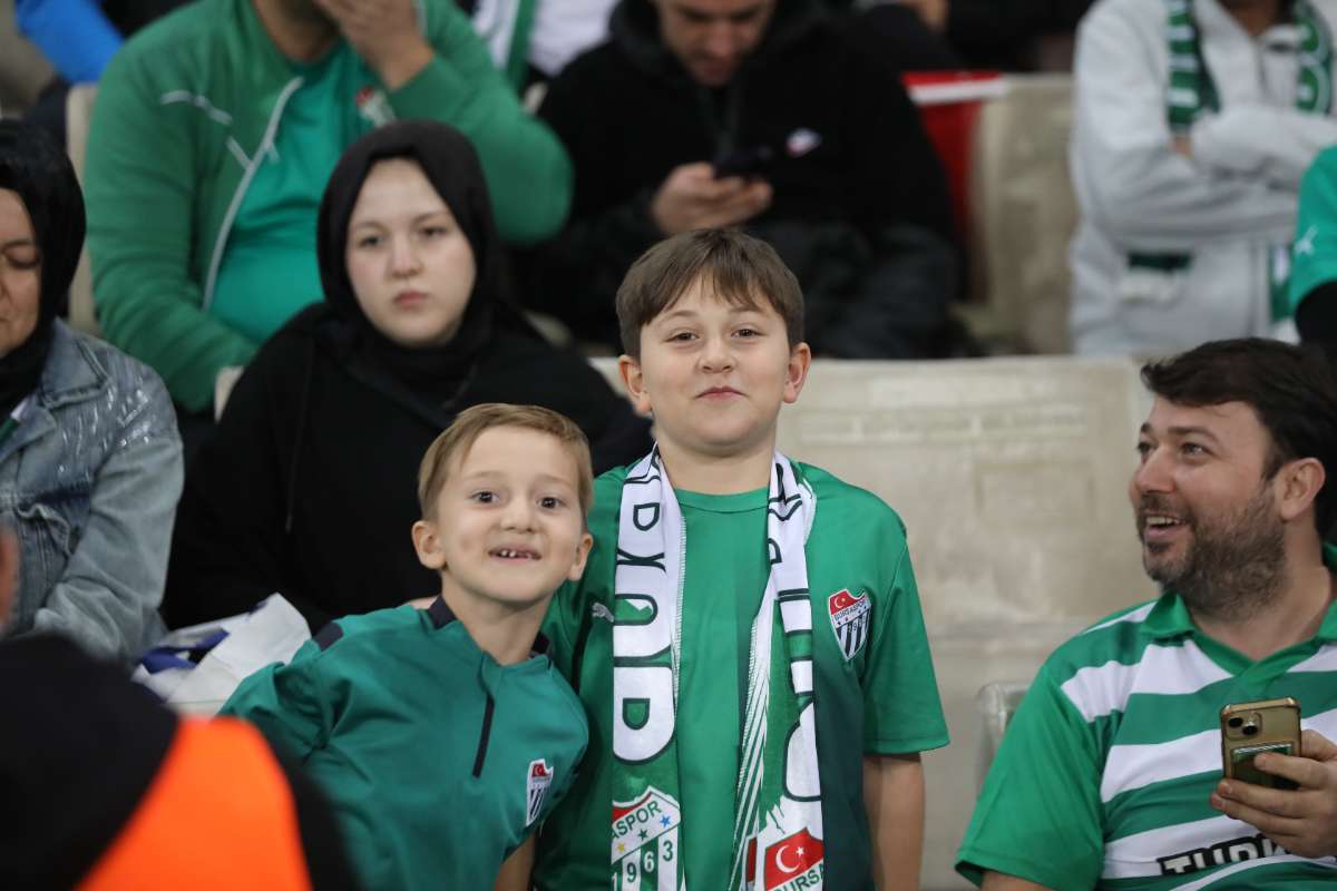 (FOTO GALERİ) Bursaspor-Menemen FK Taraftar Fotoğrafları-1