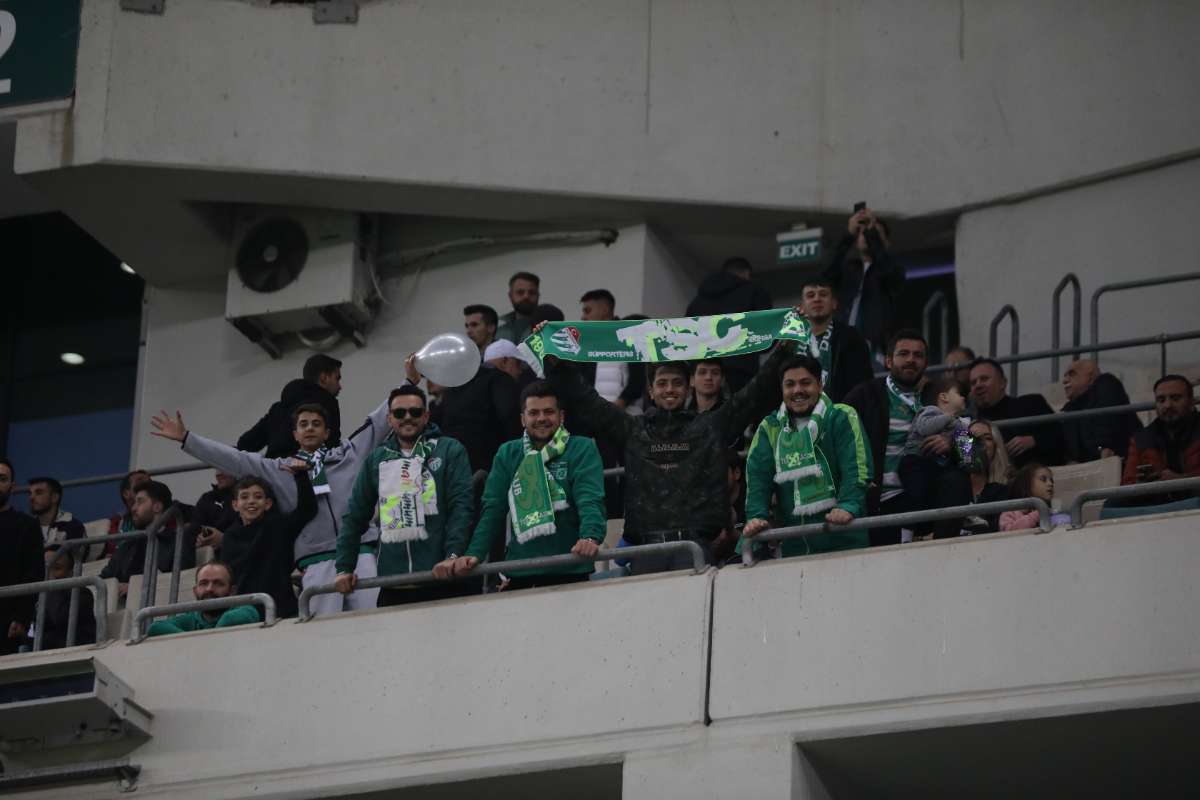 (FOTO GALERİ) Bursaspor-Menemen FK Taraftar Fotoğrafları-1