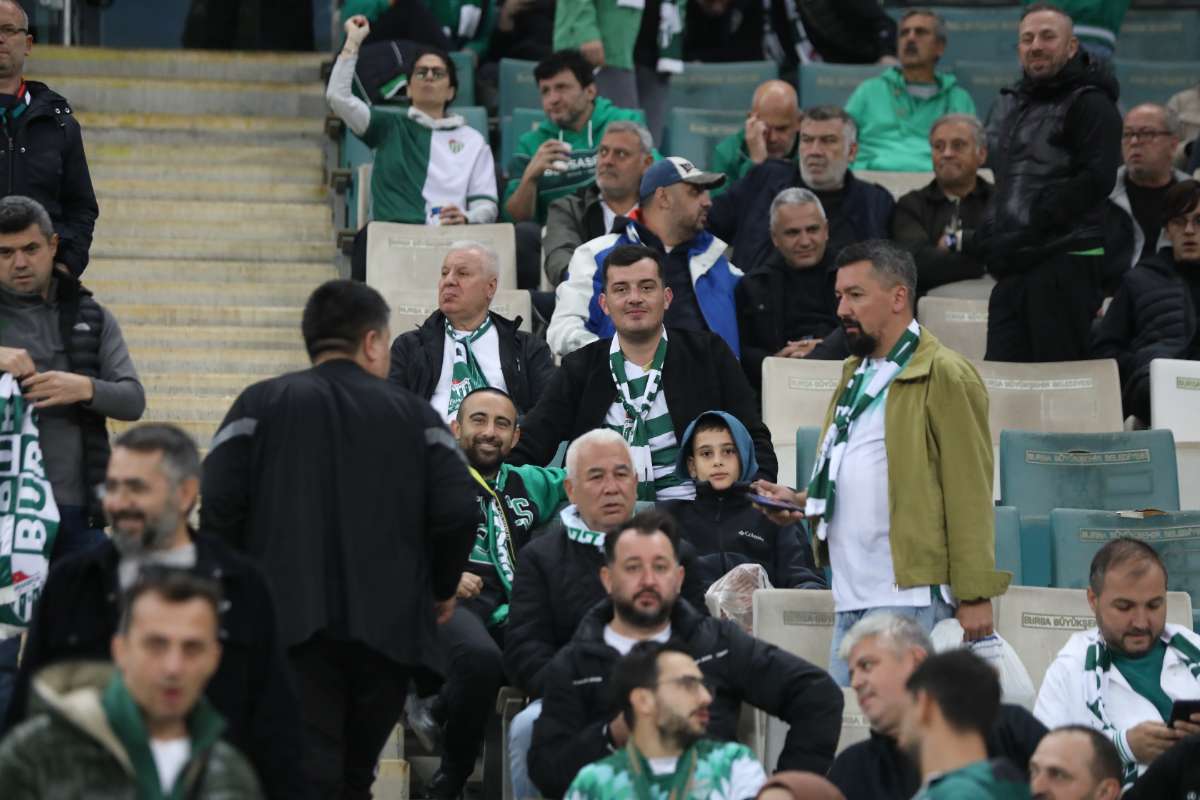 (FOTO GALERİ) Bursaspor-Menemen FK Taraftar Fotoğrafları-1
