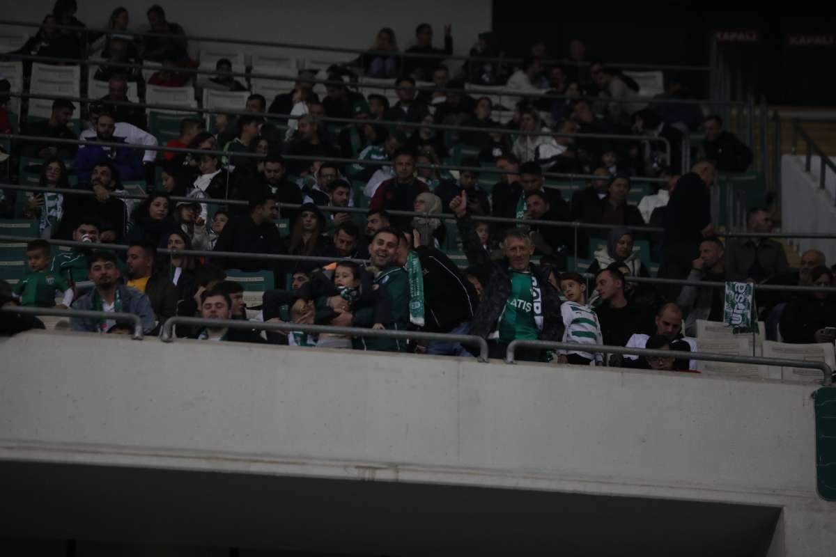 (FOTO GALERİ) Bursaspor-Menemen FK Taraftar Fotoğrafları-1