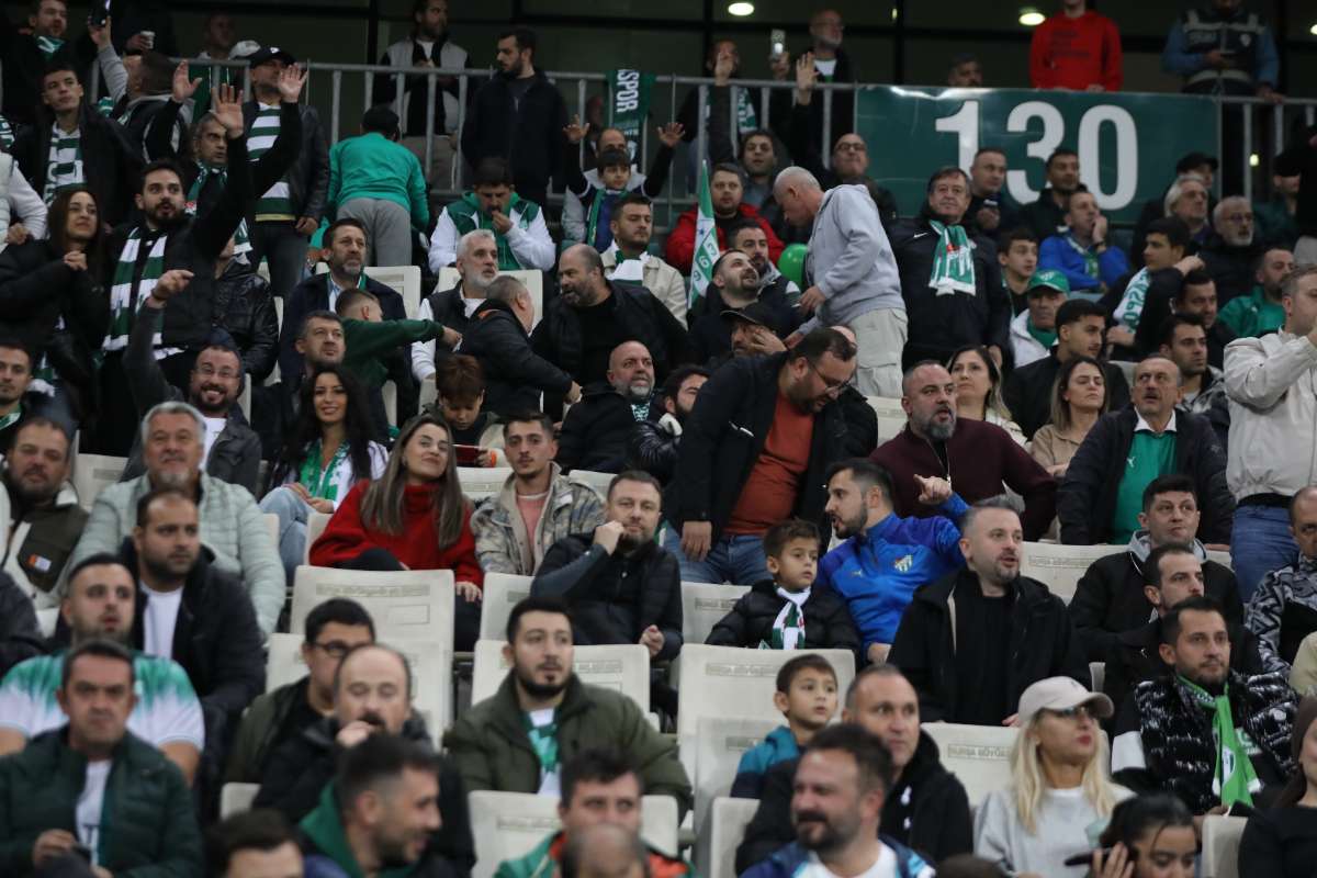 (FOTO GALERİ) Bursaspor-Menemen FK Taraftar Fotoğrafları-1