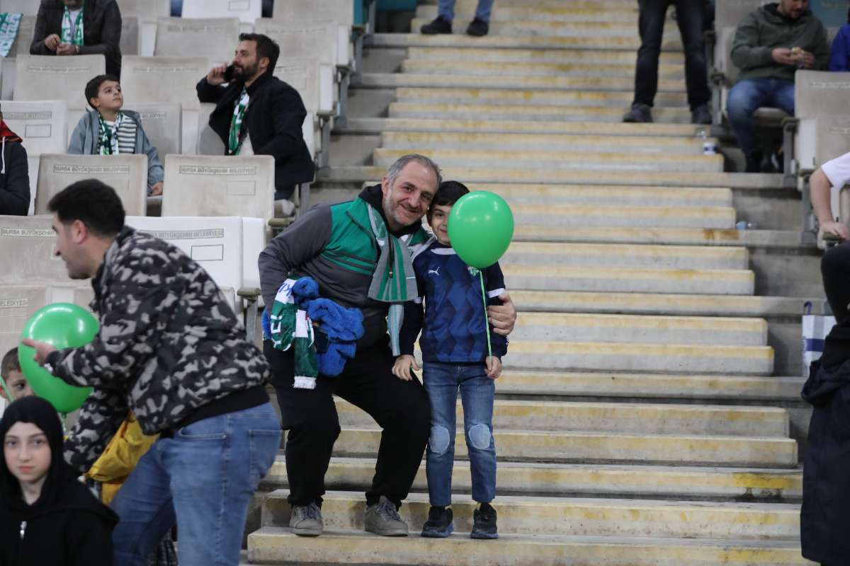 (FOTO GALERİ) Bursaspor-Menemen FK Taraftar Fotoğrafları-1