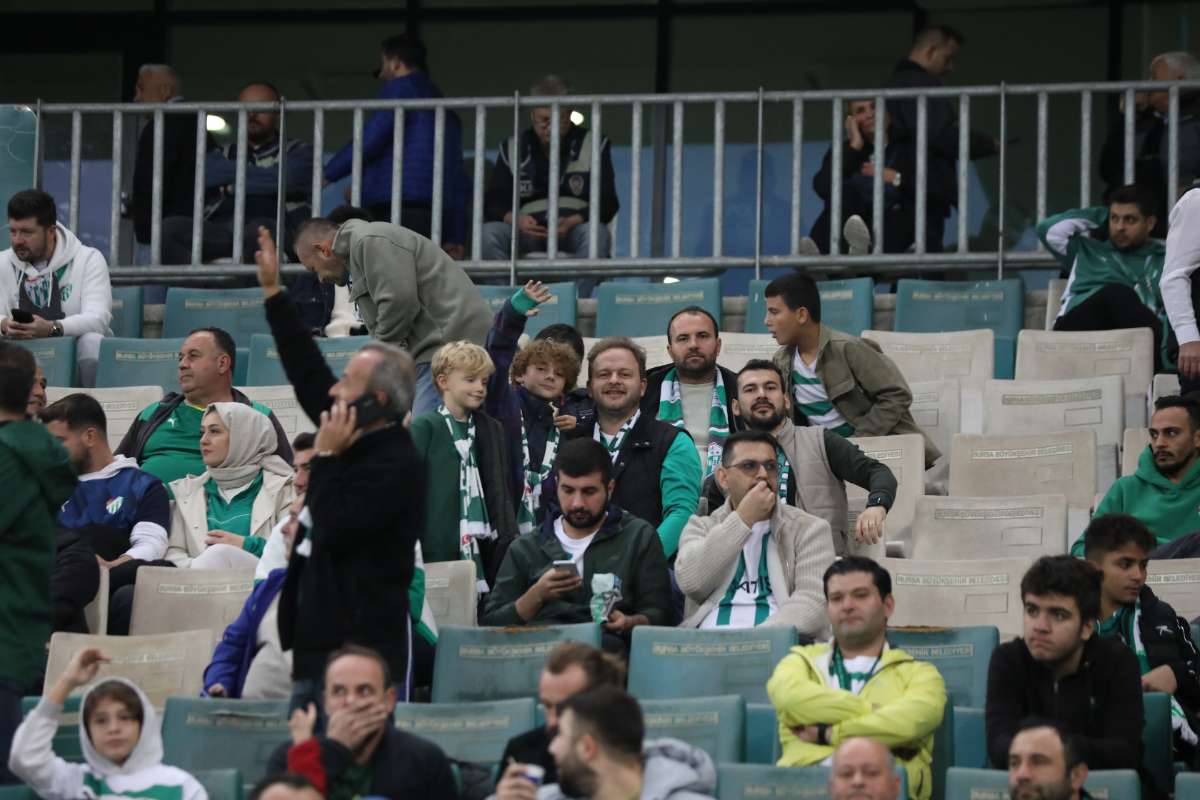 (FOTO GALERİ) Bursaspor-Menemen FK Taraftar Fotoğrafları-1