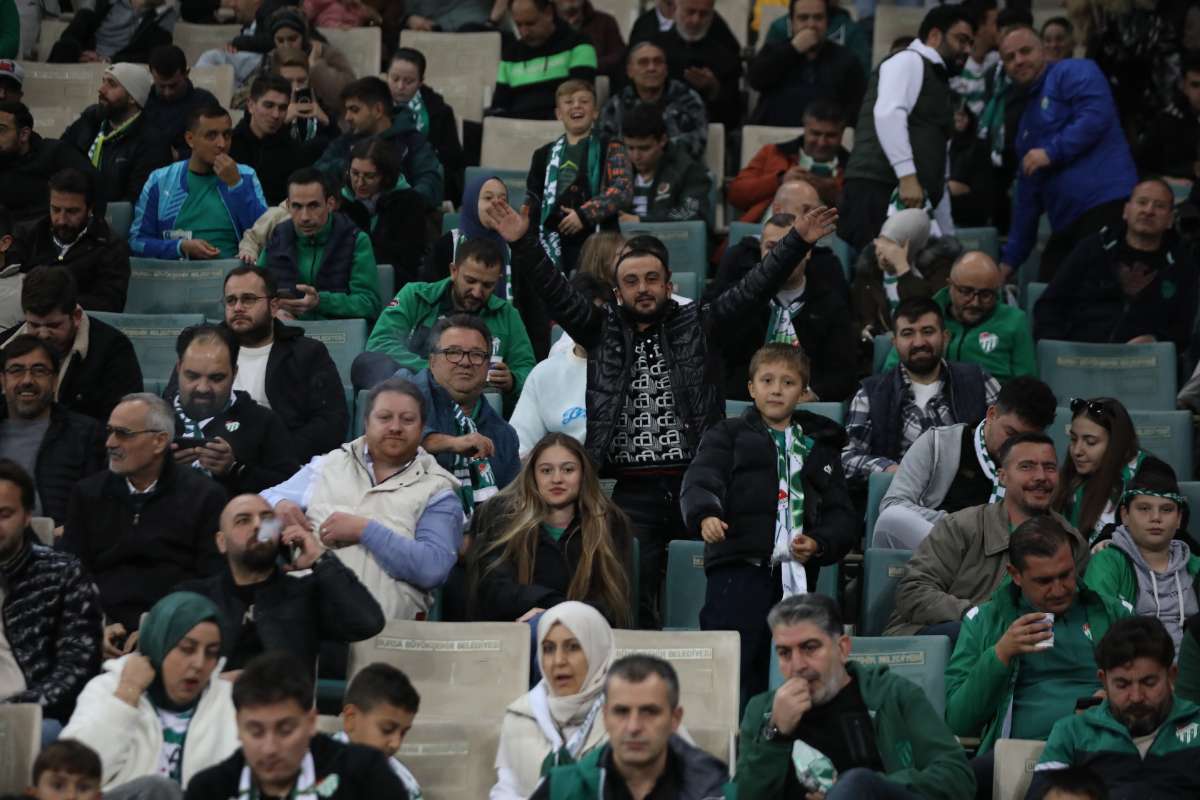 (FOTO GALERİ) Bursaspor-Menemen FK Taraftar Fotoğrafları-1