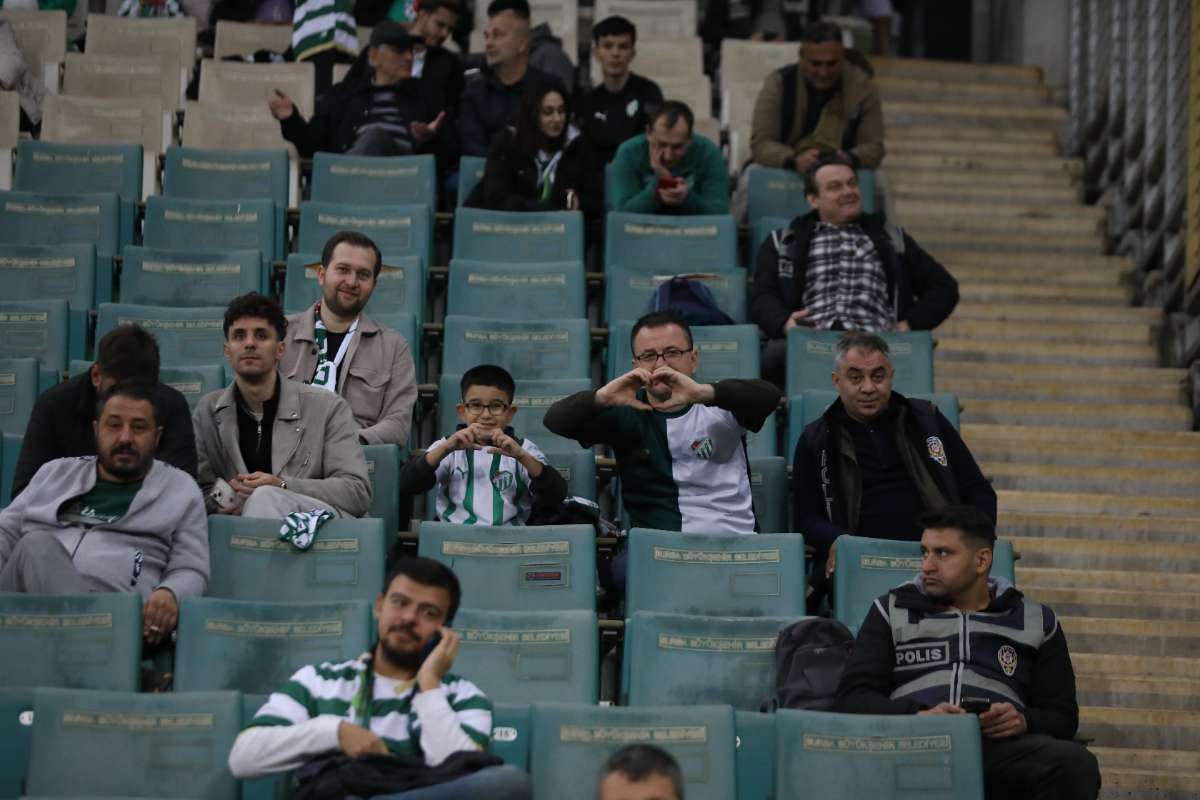 (FOTO GALERİ) Bursaspor-Menemen FK Taraftar Fotoğrafları-1