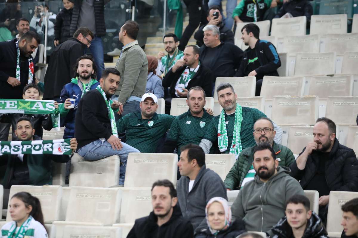 (FOTO GALERİ) Bursaspor-Menemen FK Taraftar Fotoğrafları-1