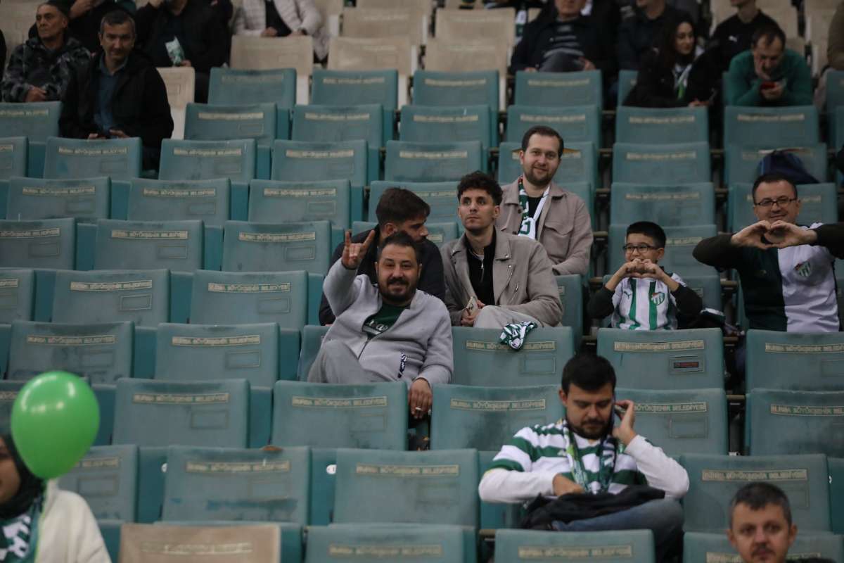 (FOTO GALERİ) Bursaspor-Menemen FK Taraftar Fotoğrafları-1