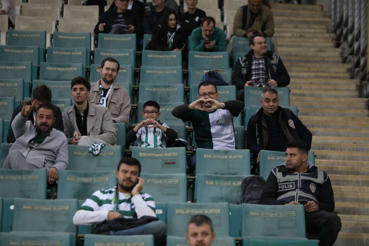 (FOTO GALERİ) Bursaspor-Menemen FK Taraftar Fotoğrafları-1