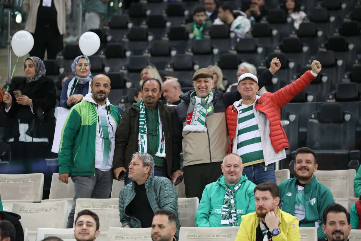 (FOTO GALERİ) Bursaspor-Menemen FK Taraftar Fotoğrafları-1