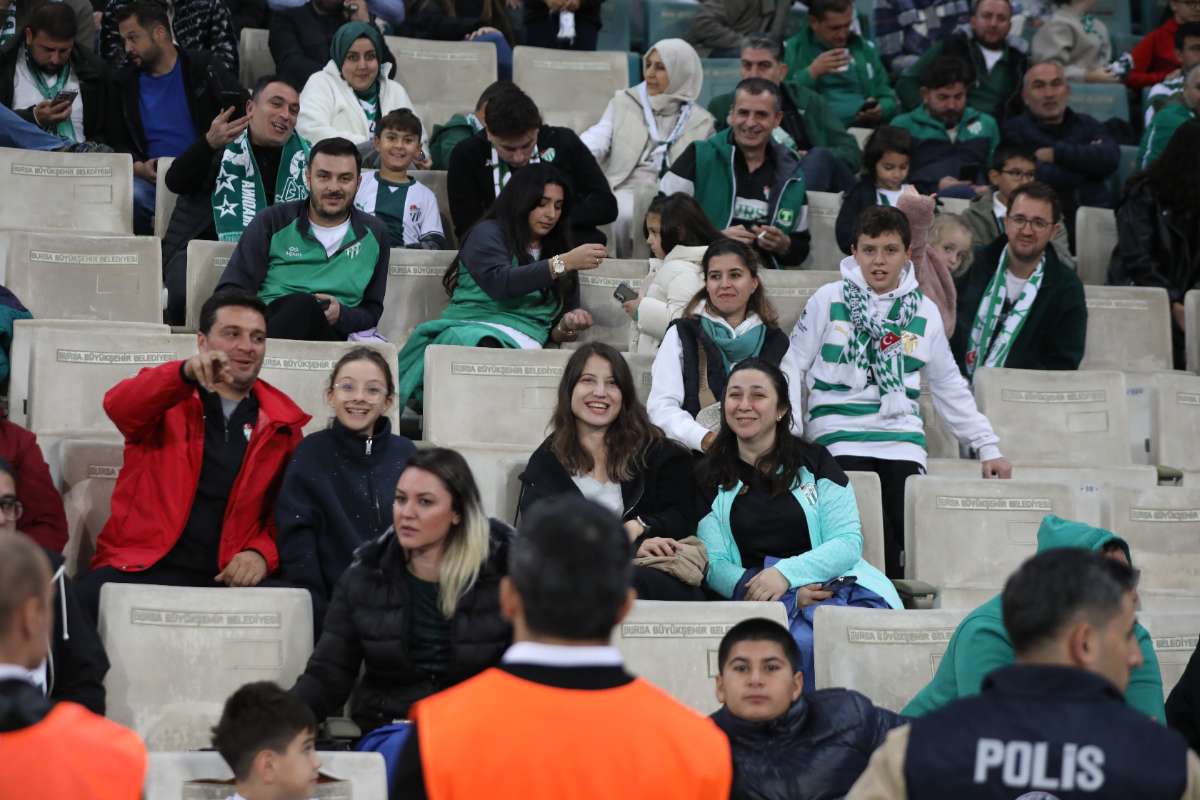 (FOTO GALERİ) Bursaspor-Menemen FK Taraftar Fotoğrafları-1
