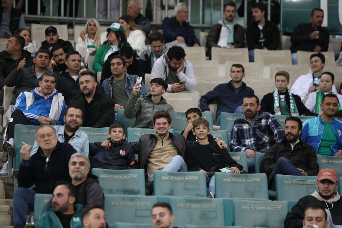 (FOTO GALERİ) Bursaspor-Menemen FK Taraftar Fotoğrafları-1